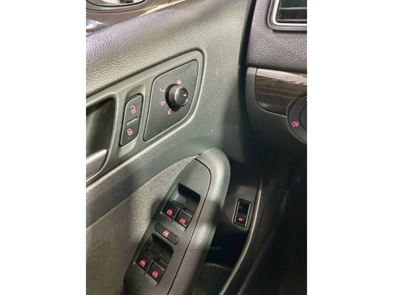 VOLKSWAGEN - JETTA - 2015/2015 - Branca - R$ 60.899,00