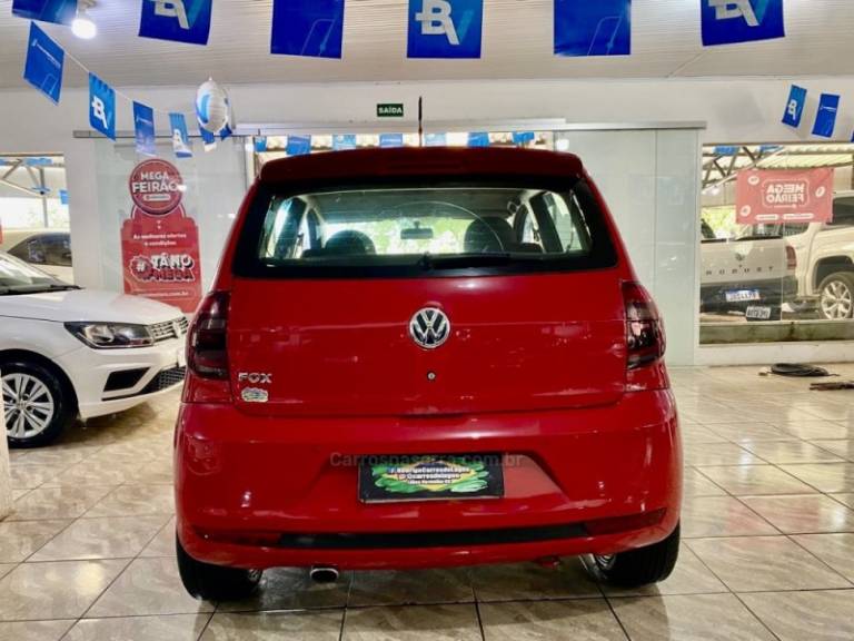 VOLKSWAGEN - FOX - 2013/2013 - Vermelha - R$ 37.499,00