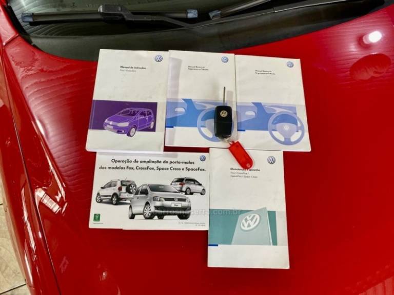 VOLKSWAGEN - FOX - 2013/2013 - Vermelha - R$ 37.499,00