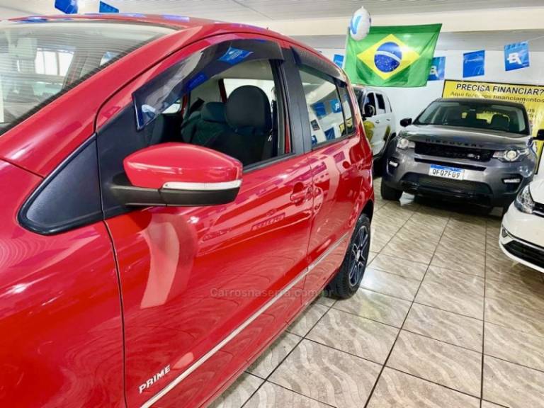 VOLKSWAGEN - FOX - 2013/2013 - Vermelha - R$ 37.499,00