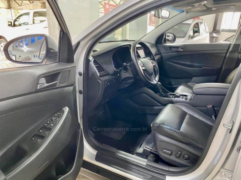 HYUNDAI - TUCSON - 2018/2018 - Cinza - R$ 92.899,00