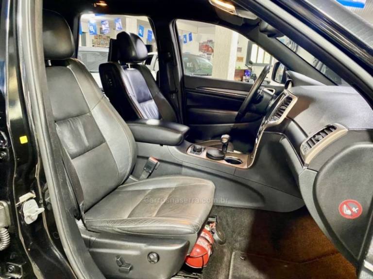 JEEP - GRAND CHEROKEE - 2014/2014 - Preta - R$ 84.299,00