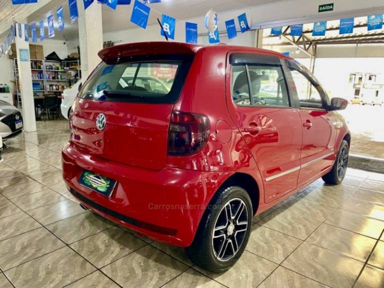VOLKSWAGEN - FOX - 2013/2013 - Vermelha - R$ 37.499,00