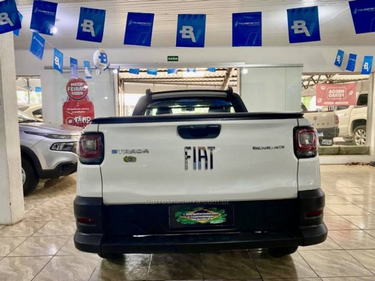 FIAT - STRADA - 2023/2023 - Branca - R$ 73.299,00