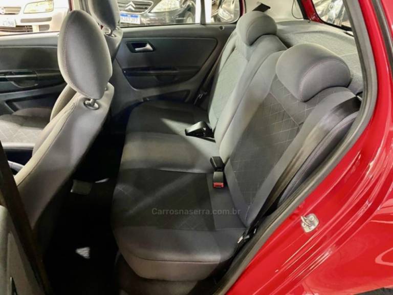 VOLKSWAGEN - FOX - 2013/2013 - Vermelha - R$ 37.499,00