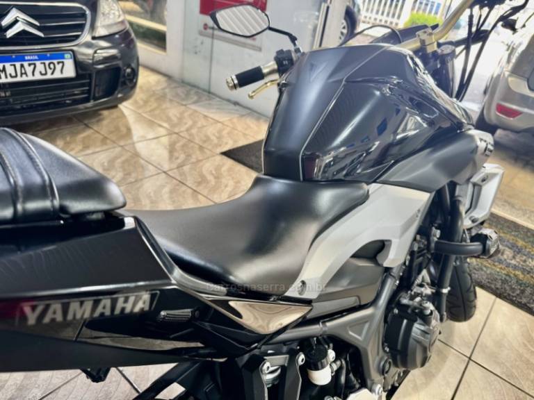 YAMAHA - MT - 2017/2017 - Preta - R$ 19.990,00