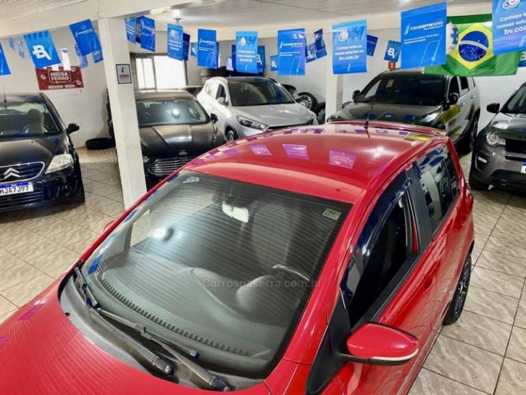 VOLKSWAGEN - FOX - 2013/2013 - Vermelha - R$ 37.499,00