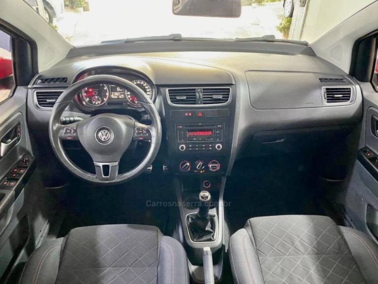 VOLKSWAGEN - FOX - 2013/2013 - Vermelha - R$ 37.499,00
