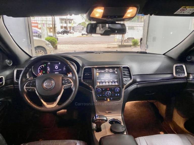 JEEP - GRAND CHEROKEE - 2014/2014 - Preta - R$ 84.299,00